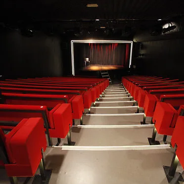 Grand Point virgule théâtre Paris