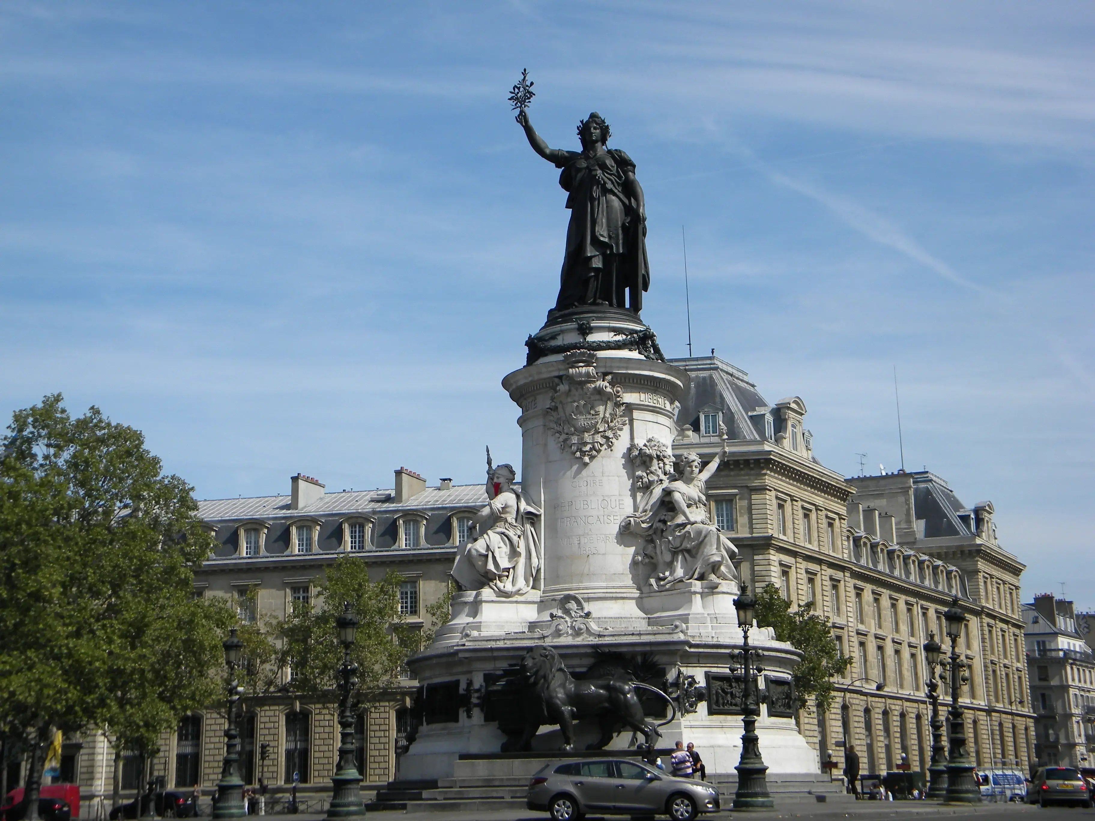 Zenpark -Parkings à louer république
